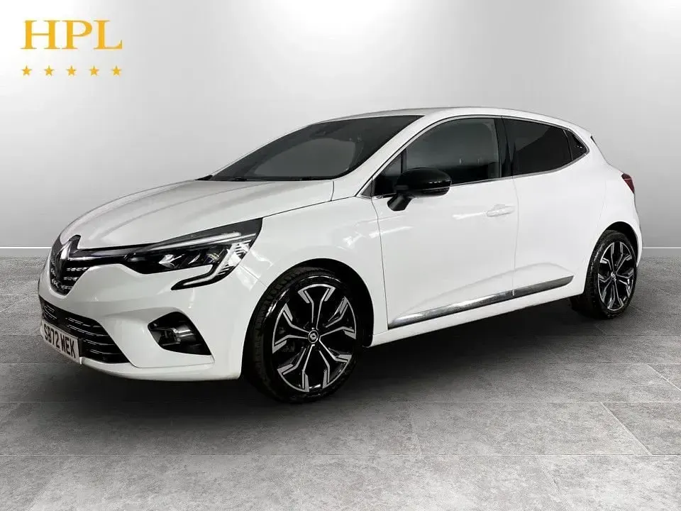 Used Renault Clio V Techno 90 HP (66 kW) 2023 White Hatchback