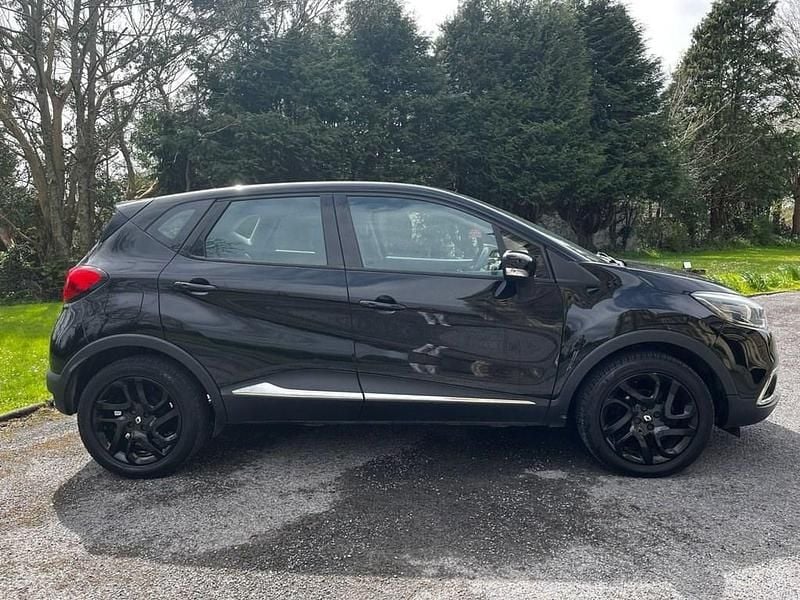 Used Renault Captur Dynamique 90 HP (66 kW) 2014 Black SUV