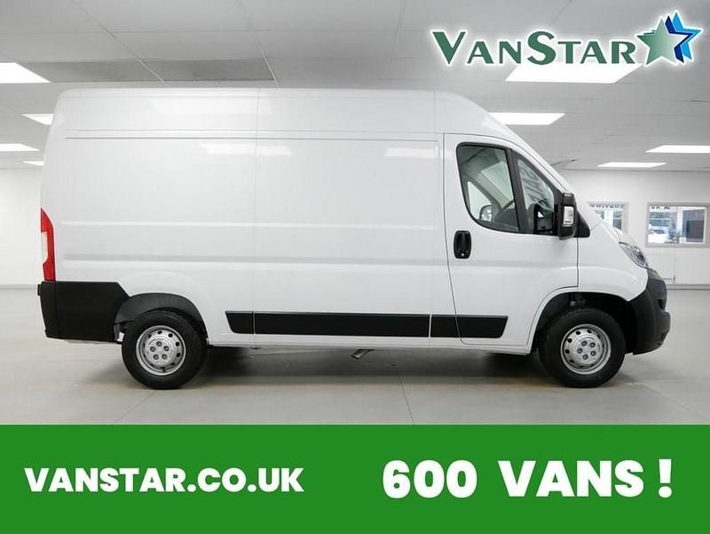 White Used 2023 Citroën Relay Van | £21,589 (A bit pricey) - Image 1/4