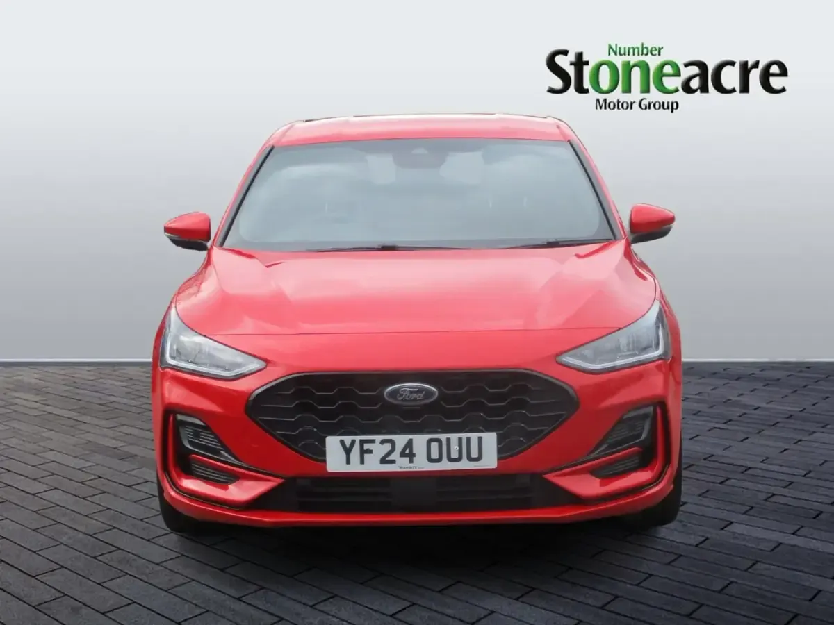 Używany Ford Focus ST-Line 123 KM (90 kW) 2024 Czerwony Hatchback