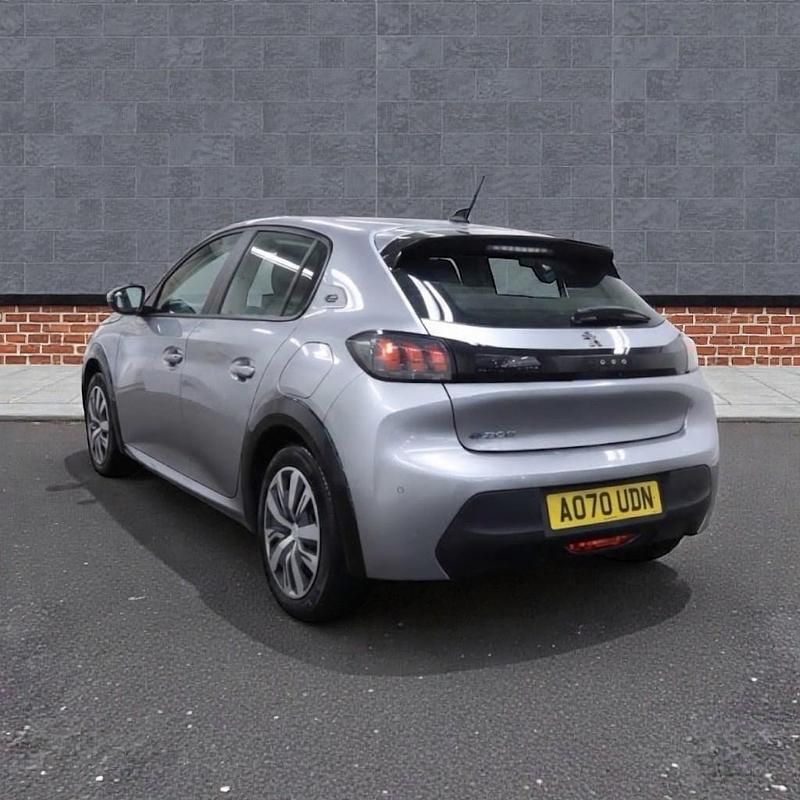 Second-hand Peugeot e-208 Active 100 kW (136 CP) 2020 Argintiu Hatchback
