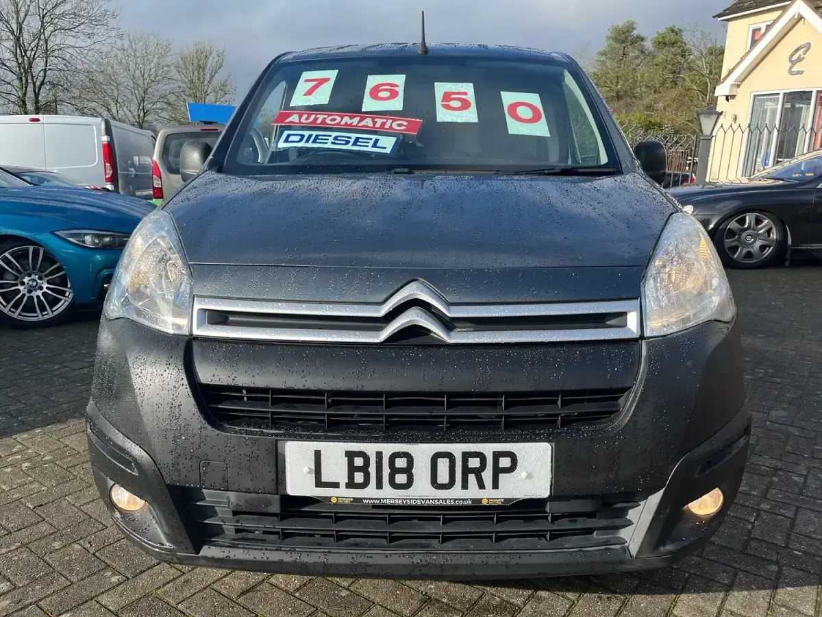 Usado Citroën Berlingo 100 HP (73 kW) 2018 Cinzento Monovolume