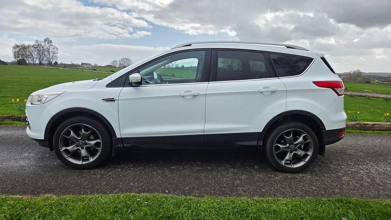 Used Ford Kuga Titanium 2014 White SUV