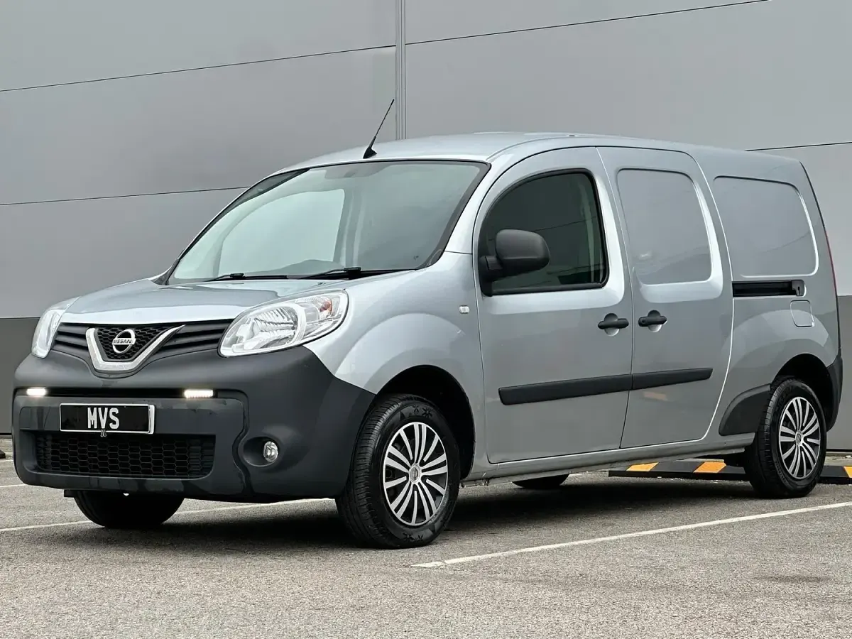 Used Nissan NV250 Acenta 95 HP (69 kW) 2020 Grey Van