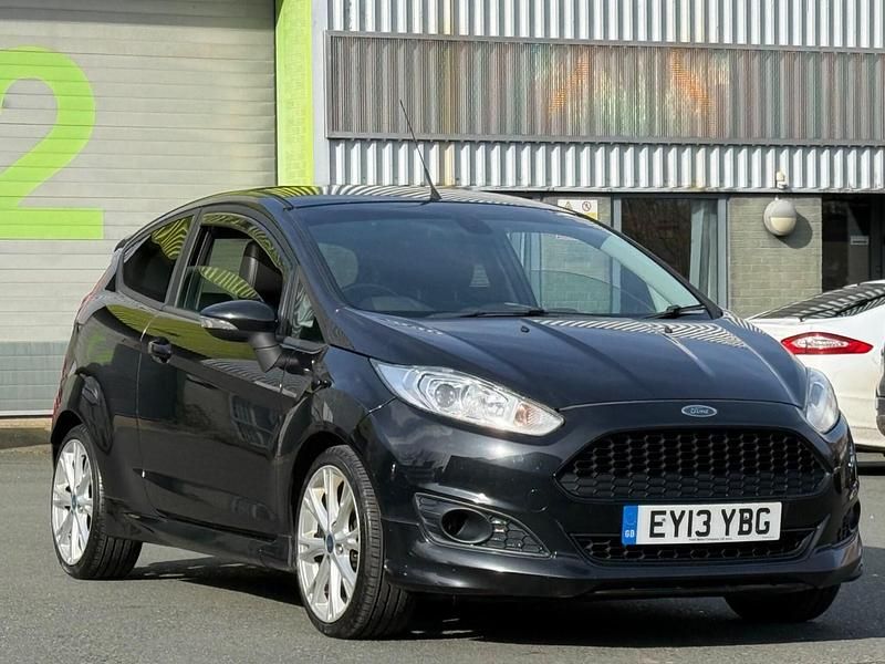 Used Ford Fiesta Zetec 95 HP (69 kW) 2013 Black Hatchback