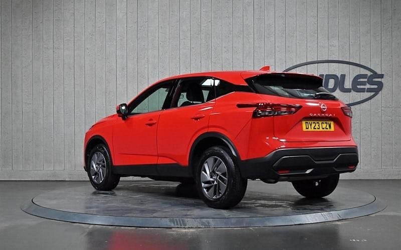 Used Nissan Qashqai Acenta Premium 158 HP (116 kW) 2023 Red SUV
