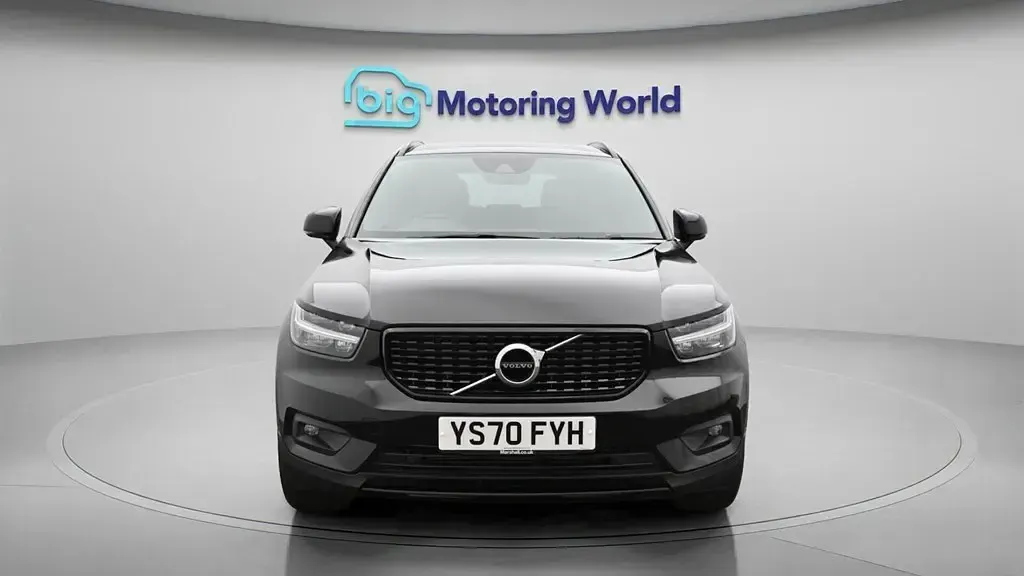 Used Volvo XC40 R-Design 163 HP (119 kW) 2020 Black SUV