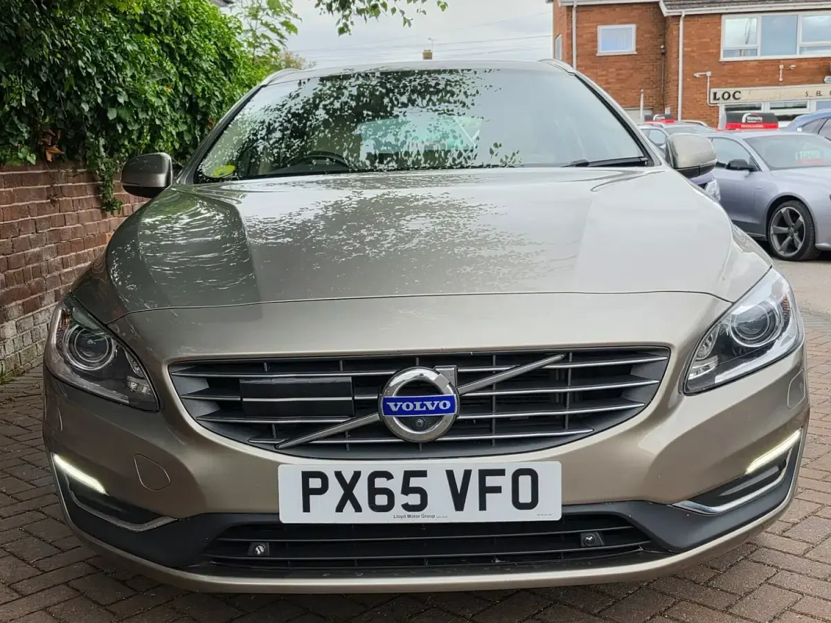 Used Volvo V60 SE Lux 2015 Gold Estate