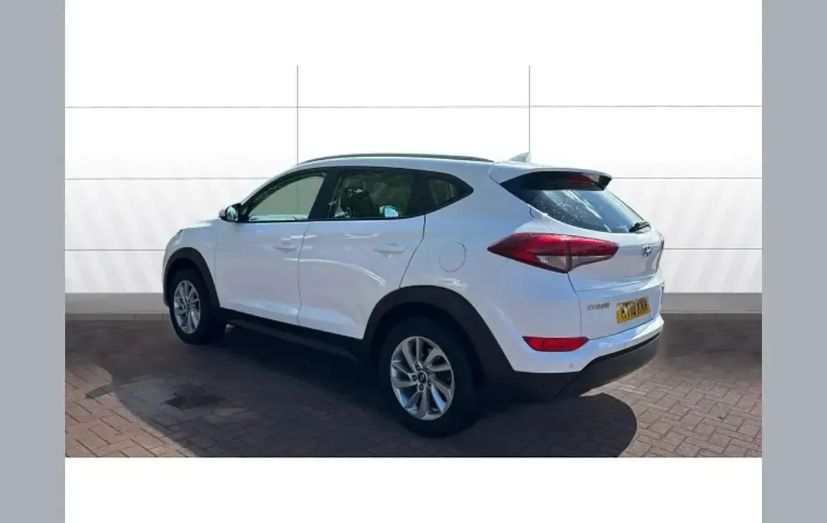 Used Hyundai Tucson SE 177 HP (130 kW) 2018 White SUV