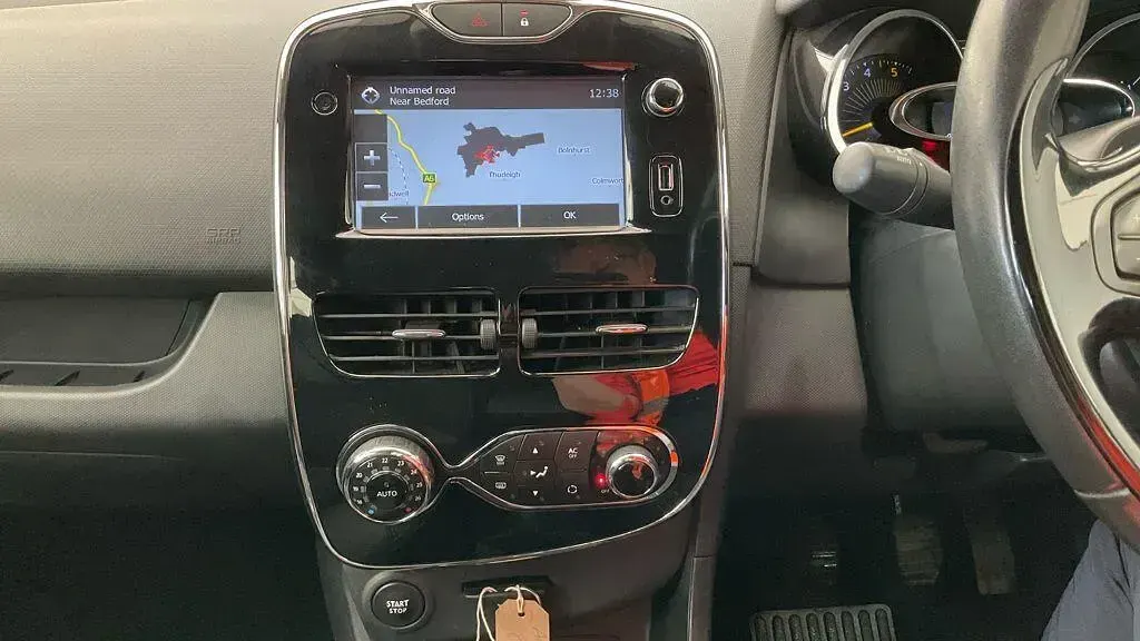 Used Renault Clio Dynamique 90 HP (66 kW) 2015 Brown Hatchback