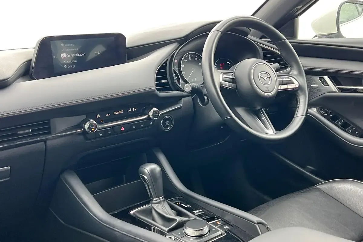 Used Mazda 3 Inclusive 186 HP (136 kW) 2022 White Hatchback