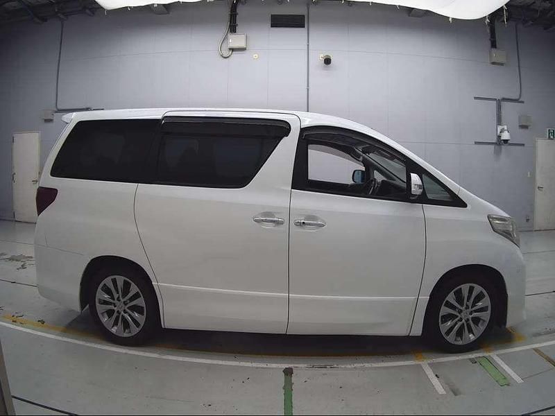 Used Toyota Alphard 2010 White MPV