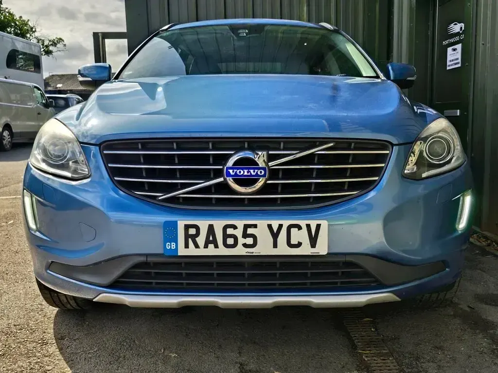 Used Volvo XC60 SE Lux 190 HP (139 kW) 2016 Blue SUV