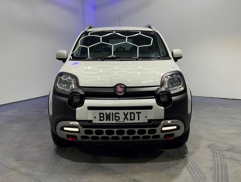 Used Fiat Panda Cross Cross 95 HP (69 kW) 2016 White Hatchback