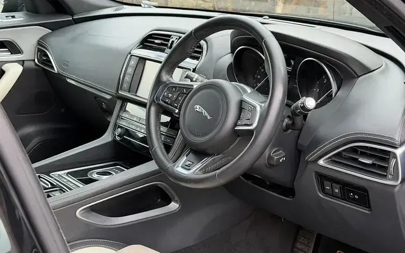 Used Jaguar F-Pace R-Sport 180 HP (132 kW) 2018 Black SUV