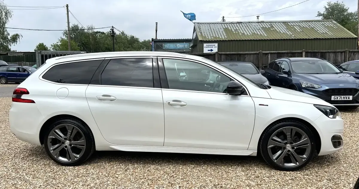 Used Peugeot 308 SW GT-line 130 HP (95 kW) 2015 White Estate