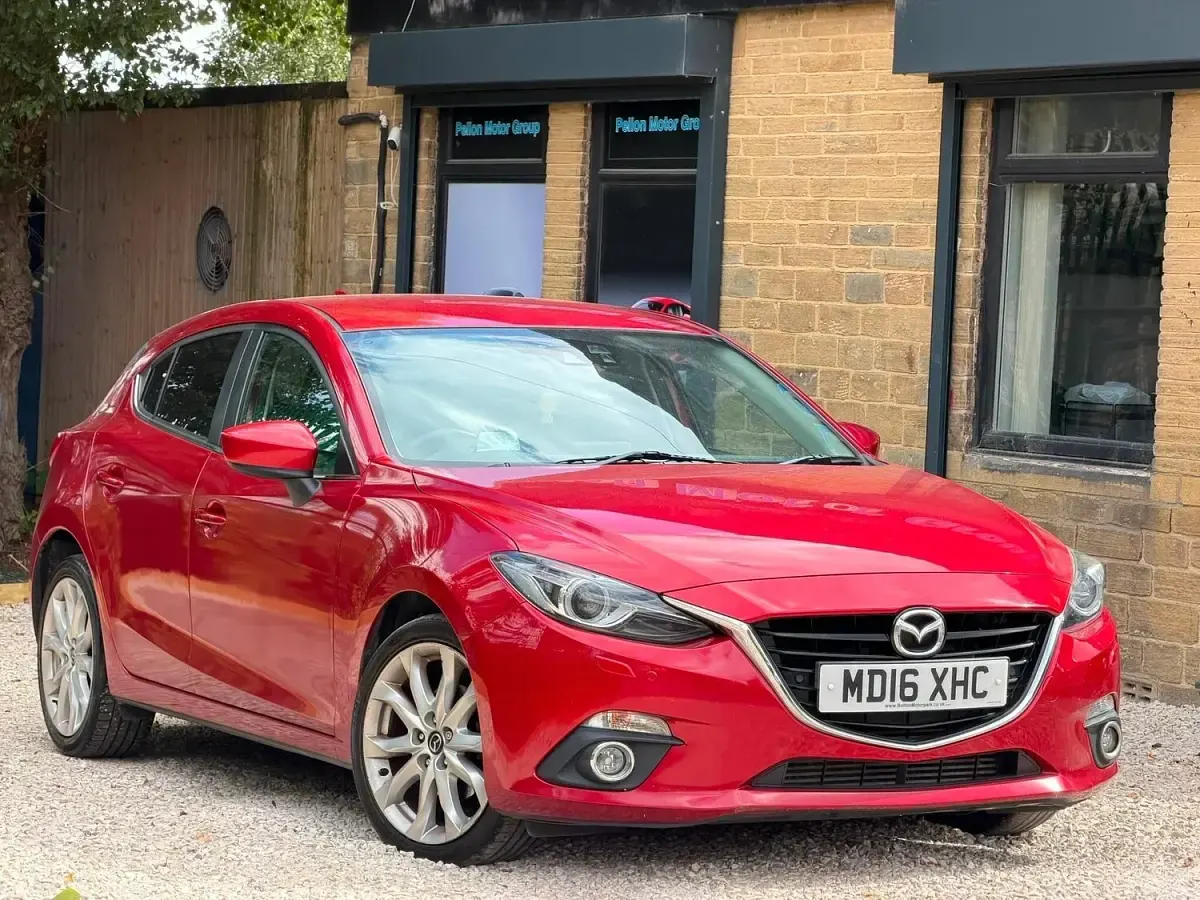 Used Mazda 3 Inclusive 150 HP (110 kW) 2016 Red Hatchback
