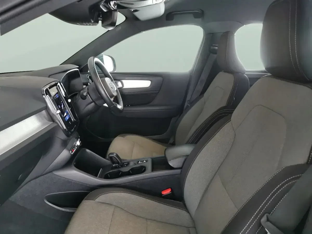 Used Volvo XC40 Core 211 HP (155 kW) 2022 Grey SUV
