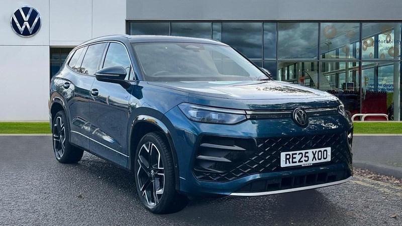 Blue Used 2025 VW Touran R-line Edition MPV | £39,415 - Image 1/4