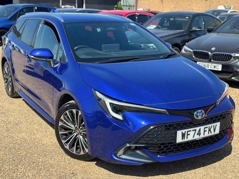 Usado Toyota Corolla Design 2024 Azul Carrinha