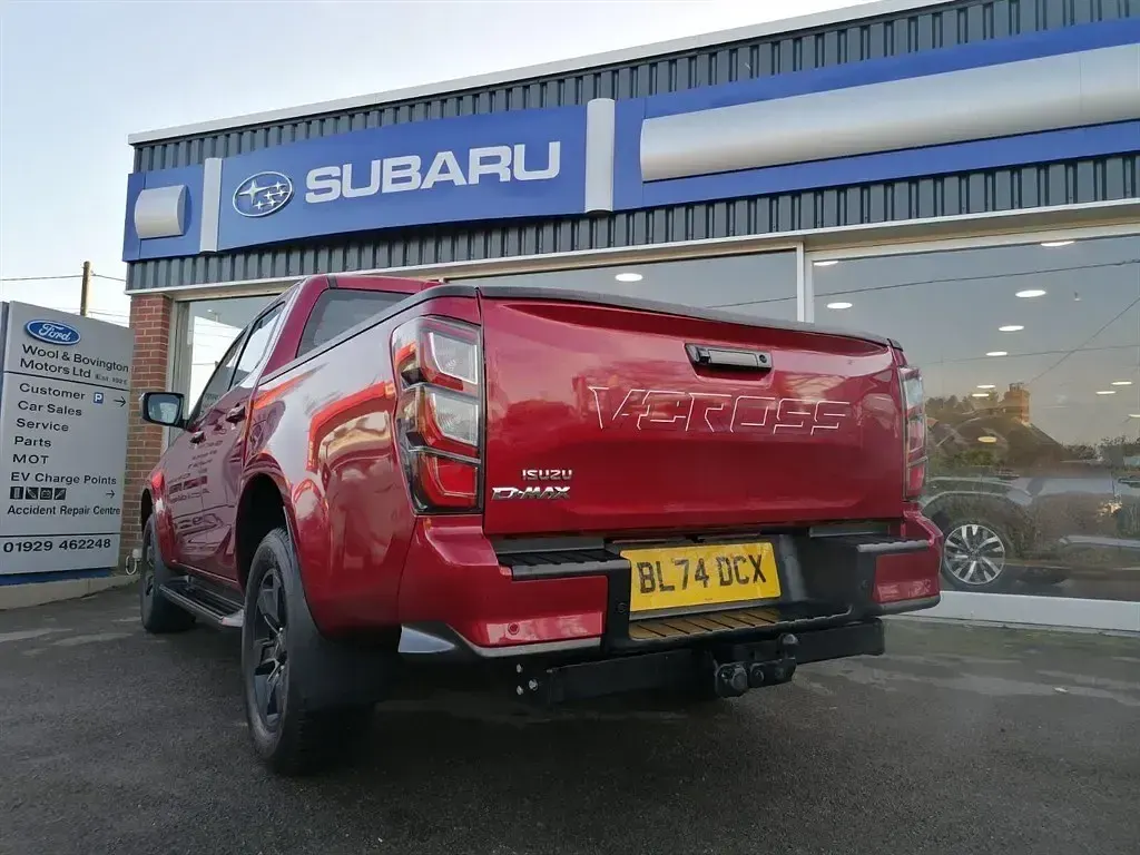 Begagnad Isuzu D-Max 163 HK (119 kW) 2024 Röd Pickup