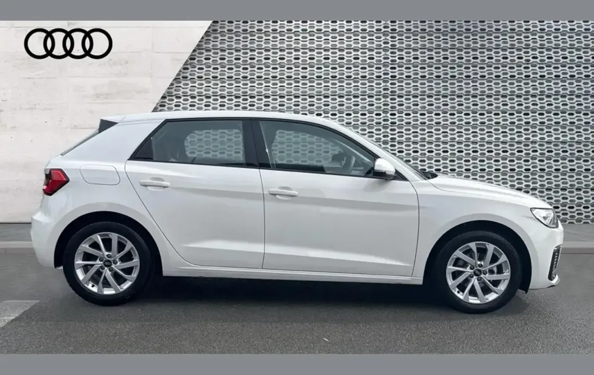 Used Audi A1 Sport 94 HP (69 kW) 2026 White SUV