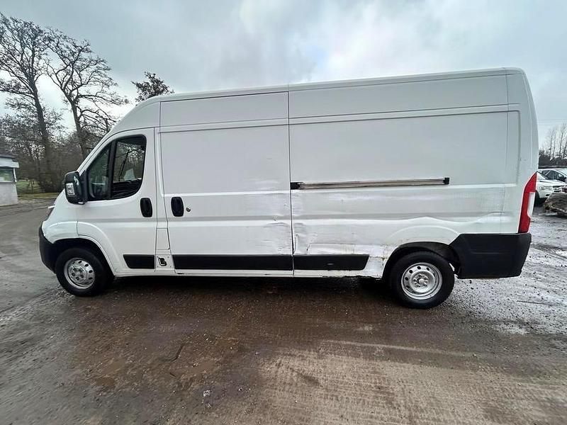 Used Citroën Relay 140 HP (102 kW) 2020 White Van