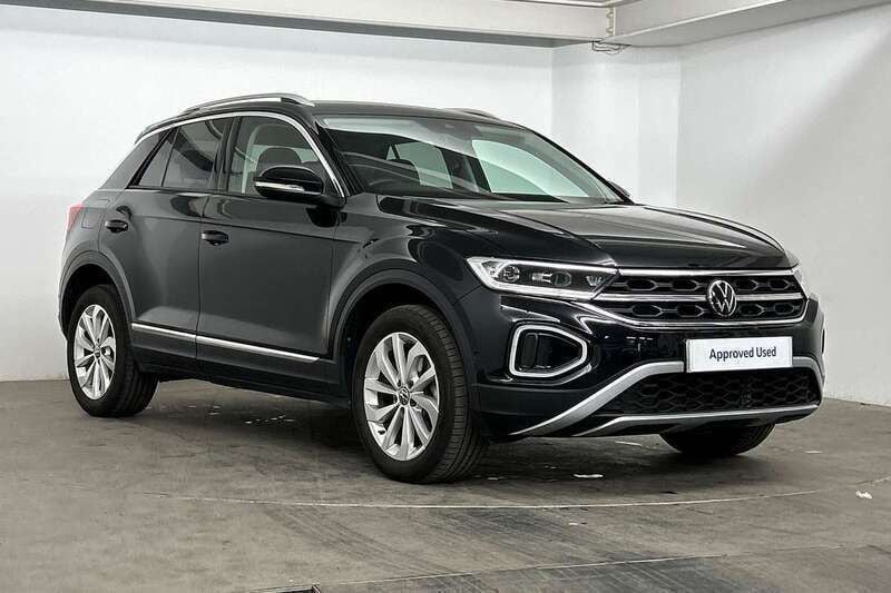 Black Used 2024 VW T-Roc Style SUV | £21,495 (Fair price) - Image 1/4