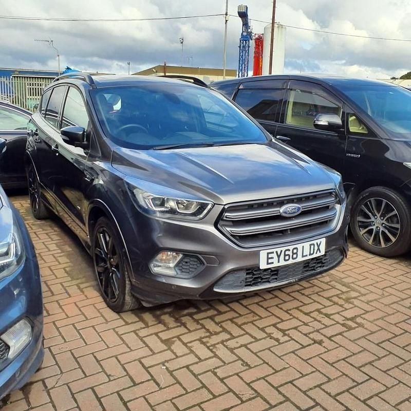 Usado Ford Kuga ST-Line X 176 HP (129 kW) 2018 Cinzento SUV