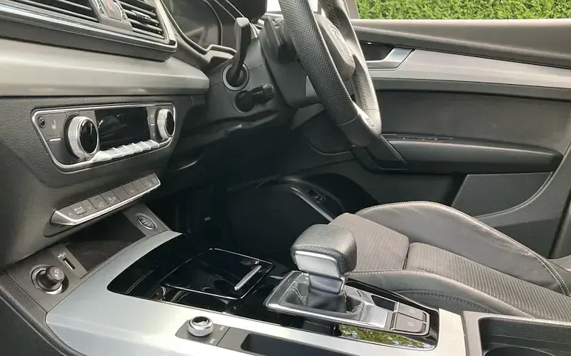 Used Audi Q5 Advanced 299 HP (219 kW) 2022 White SUV
