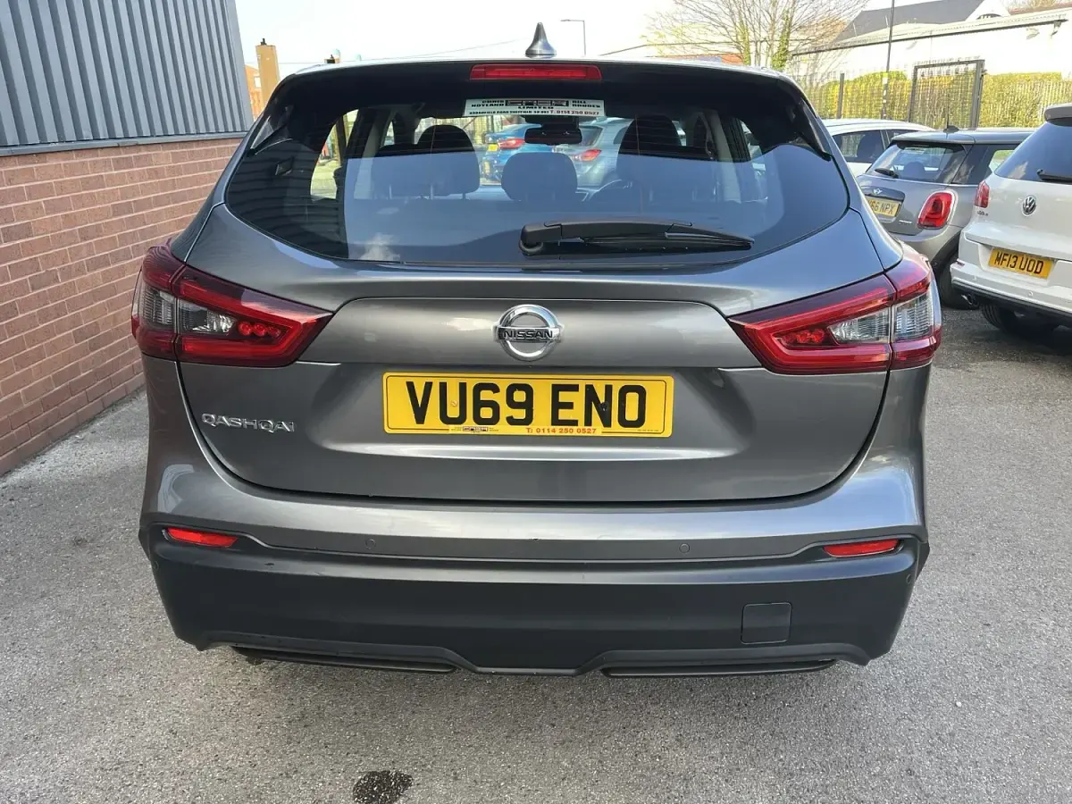Used Nissan Qashqai Acenta Premium 140 HP (102 kW) 2019 Grey SUV