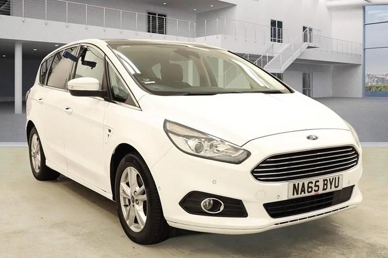Used Ford S-MAX Titanium 180 HP (132 kW) 2015 Frozen white MPV