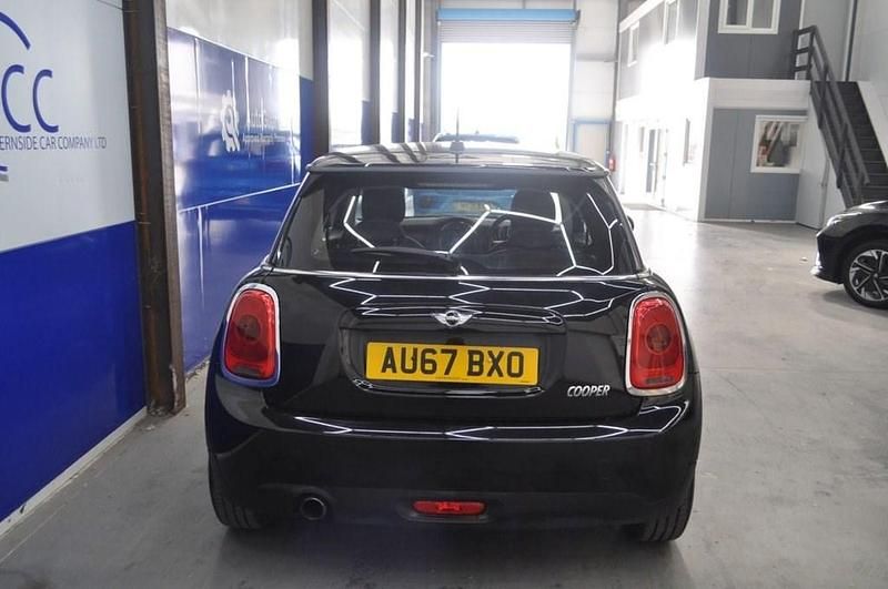Usado Mini Cooper Hatch 136 HP (100 kW) 2017 Preto Citadino