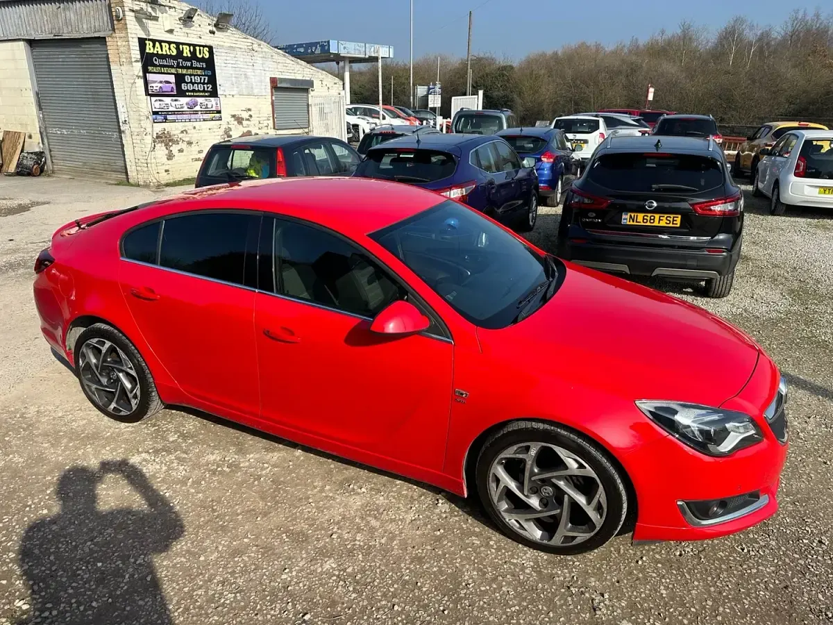 Used Vauxhall Insignia SRi 2016 Red Hatchback