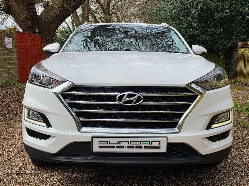 Used Hyundai Tucson SE 132 HP (97 kW) 2019 White SUV