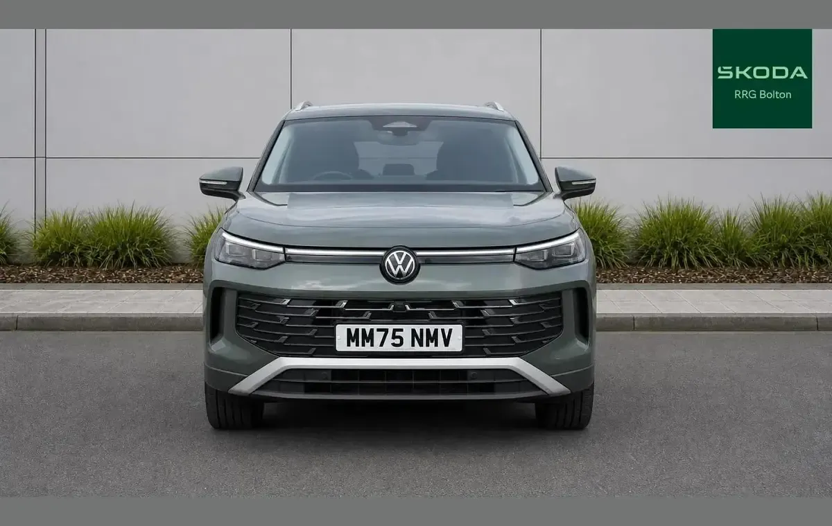 Used VW Tayron Elegance 150 HP (110 kW) 2026 Green SUV