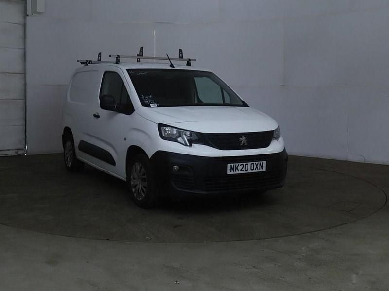 White Used 2020 Peugeot Partner MPV | £7,980 (Super price) - Image 1/4