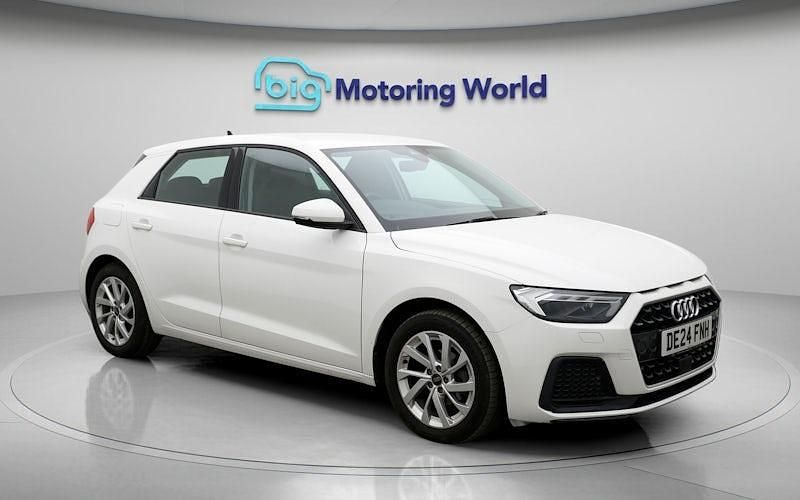Used Audi A1 Sportback Sport 95 HP (69 kW) 2024 White Hatchback