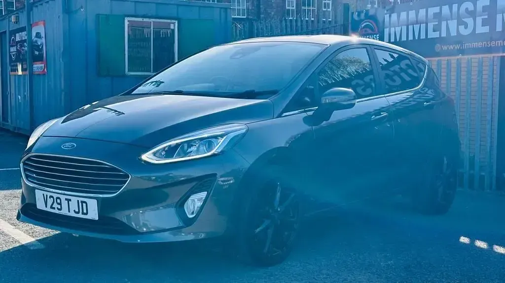 Used Ford Fiesta Titanium 100 HP (73 kW) 2017 Grey Hatchback