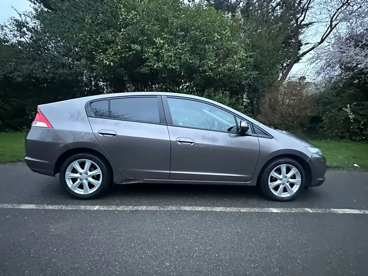 Used Honda Insight Hybrid 102 HP (75 kW) 2011 Brown Hatchback