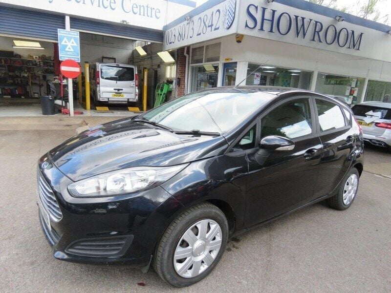 Black Used 2018 Ford Fiesta Style Hatchback | £4,389 (Good price) - Image 1/3