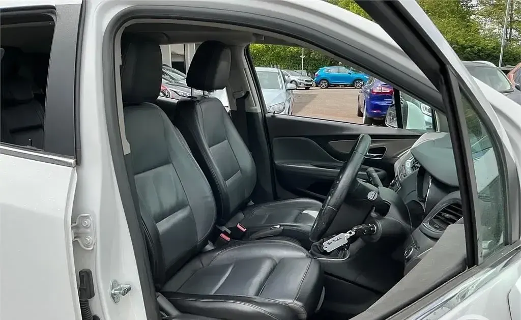 Second-hand Vauxhall Mokka 2015 Alb SUV
