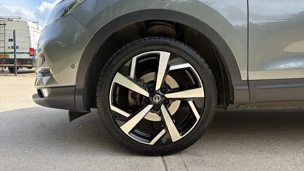 Used Nissan Qashqai Tekna+ 160 HP (117 kW) 2018 Grey SUV