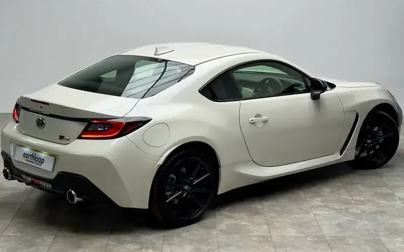Used Toyota GR86 235 HP (172 kW) 2022 White Coupe