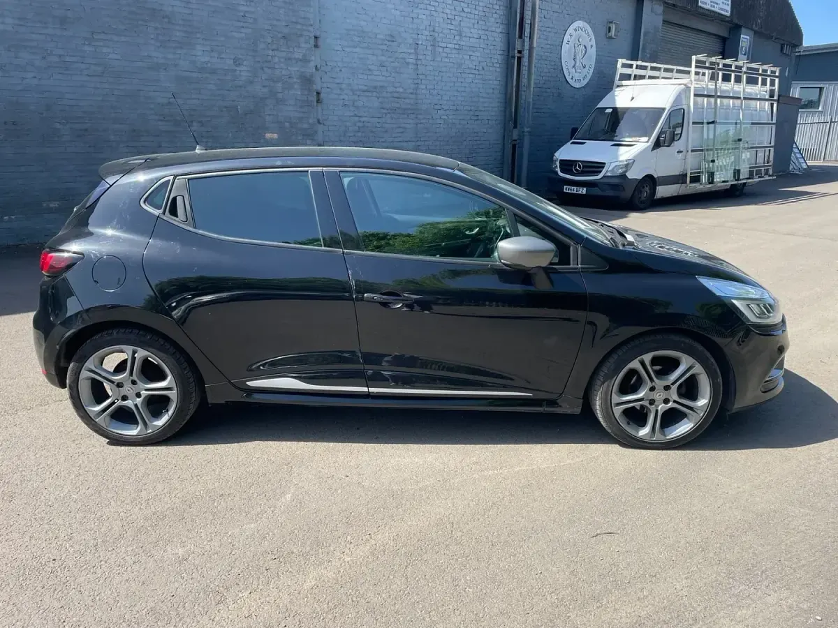 Used Renault Clio IV GT-Line 90 HP (66 kW) 2018 Black Hatchback