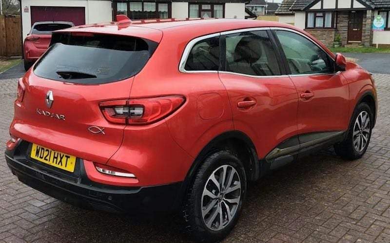 Used Renault Kadjar Iconic 140 HP (102 kW) 2021 Red SUV