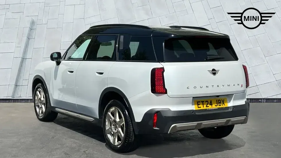 Used Mini Countryman Exclusive 218 HP (160 kW) 2024 White SUV