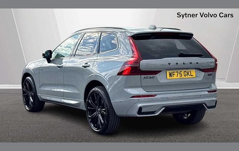 Used Volvo XC60 Plus 247 HP (181 kW) 2025 Grey SUV