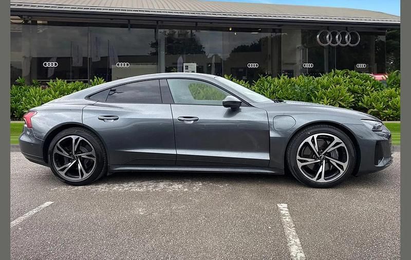 Used Audi e-tron GT quattro Comfort 494 kW (673 HP) 2022 Grey Sedan
