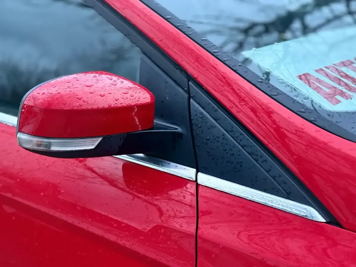 Used Ford Focus Titanium 2013 Red Estate